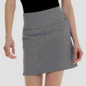S.C. & Co. stretchy patterned A-line skort w/ wide waistband XL